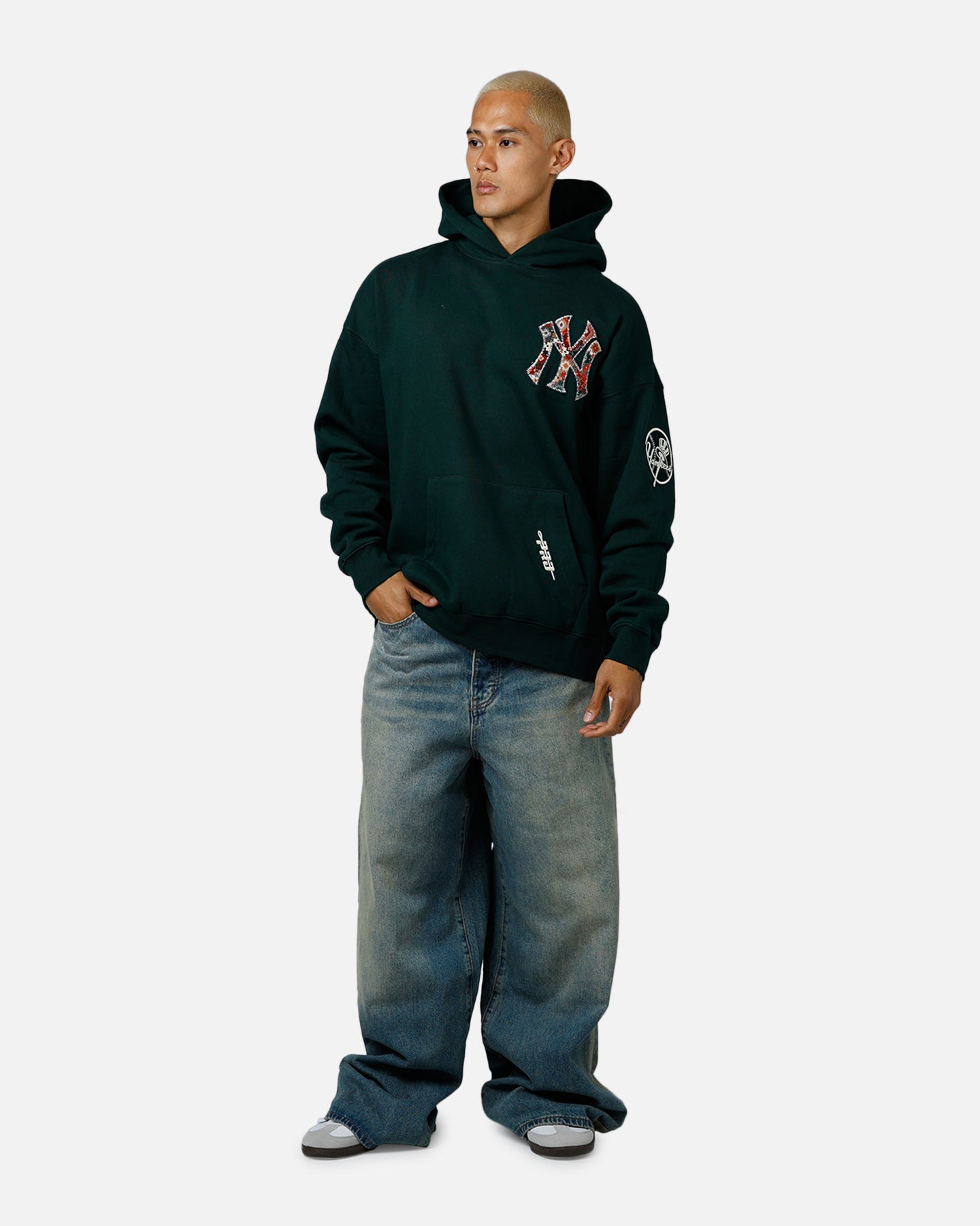 Pro Standard New York Yankees Tapestry 2.0 Hoodie Dark Green