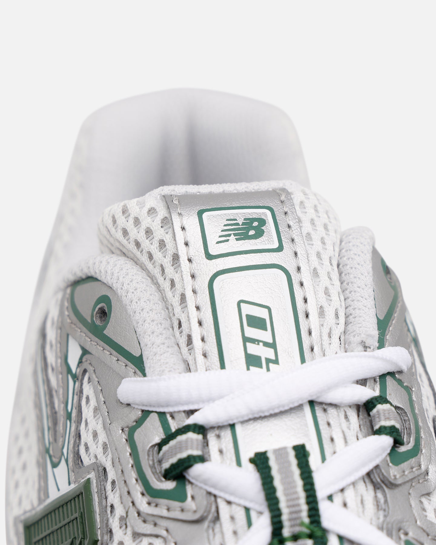 New Balance 740 Dark Green