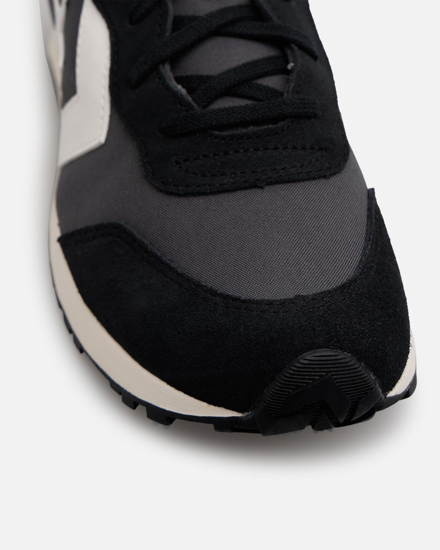 Converse Omega Trainer Black/White